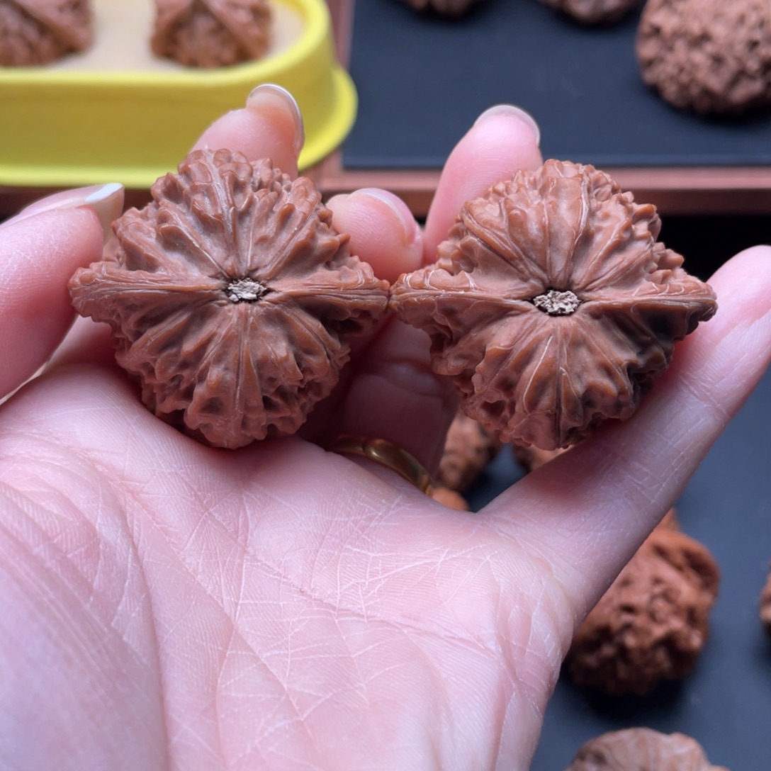 鱼***.文玩核桃把件磨盘40