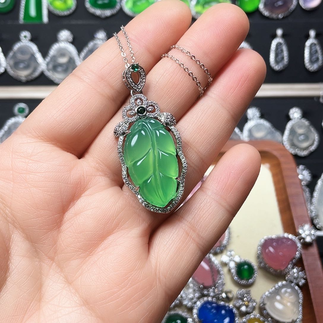 玛瑙/玉髓颈饰合金