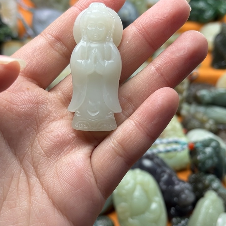 和田玉颈饰未镶嵌