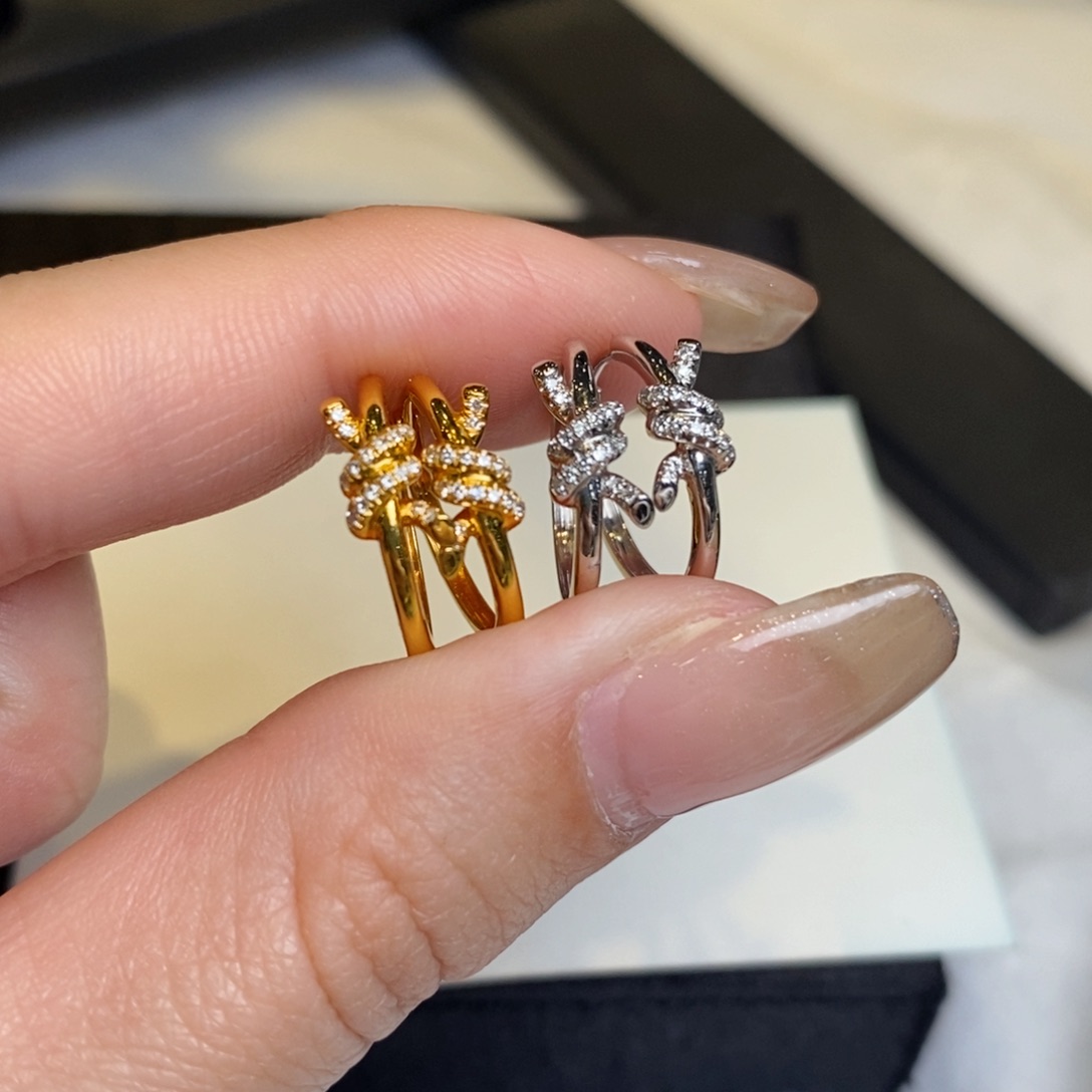 钻石耳饰18K金镶嵌设计款小O型耳扣 多样性一对发货