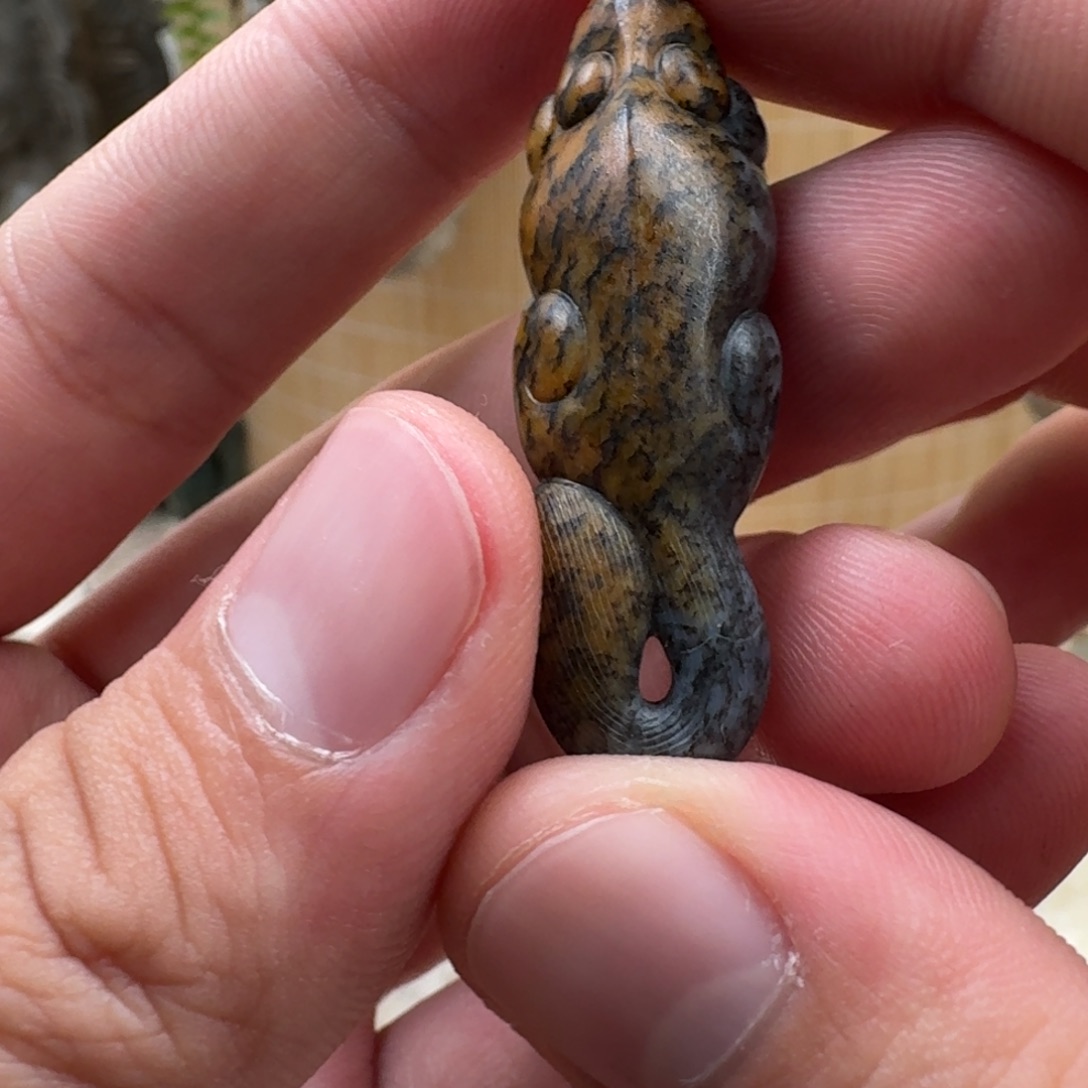王***爷和田玉未镶嵌颈饰