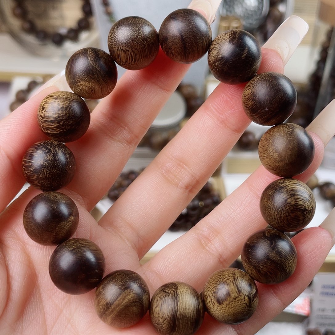 沉香手串越南芽庄老白棋窖藏古董玉化瘤疤虎斑1.4