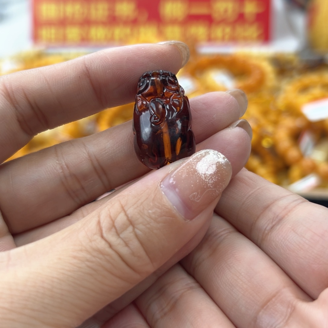 琥珀珠宝奇石未镶嵌