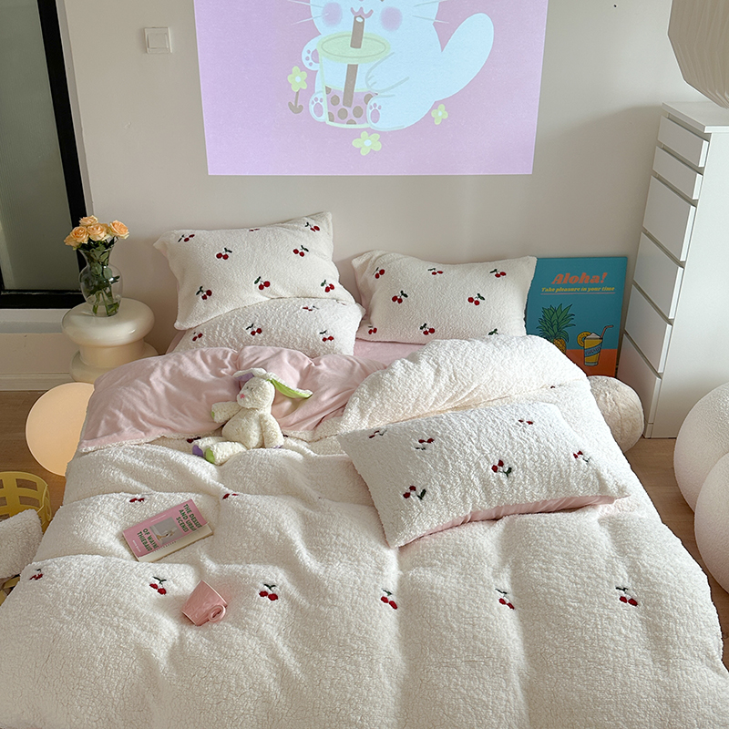 小樱桃~秋冬加厚ins风A类刺绣毛巾绣绵羊绒保暖四件套防静电床品4