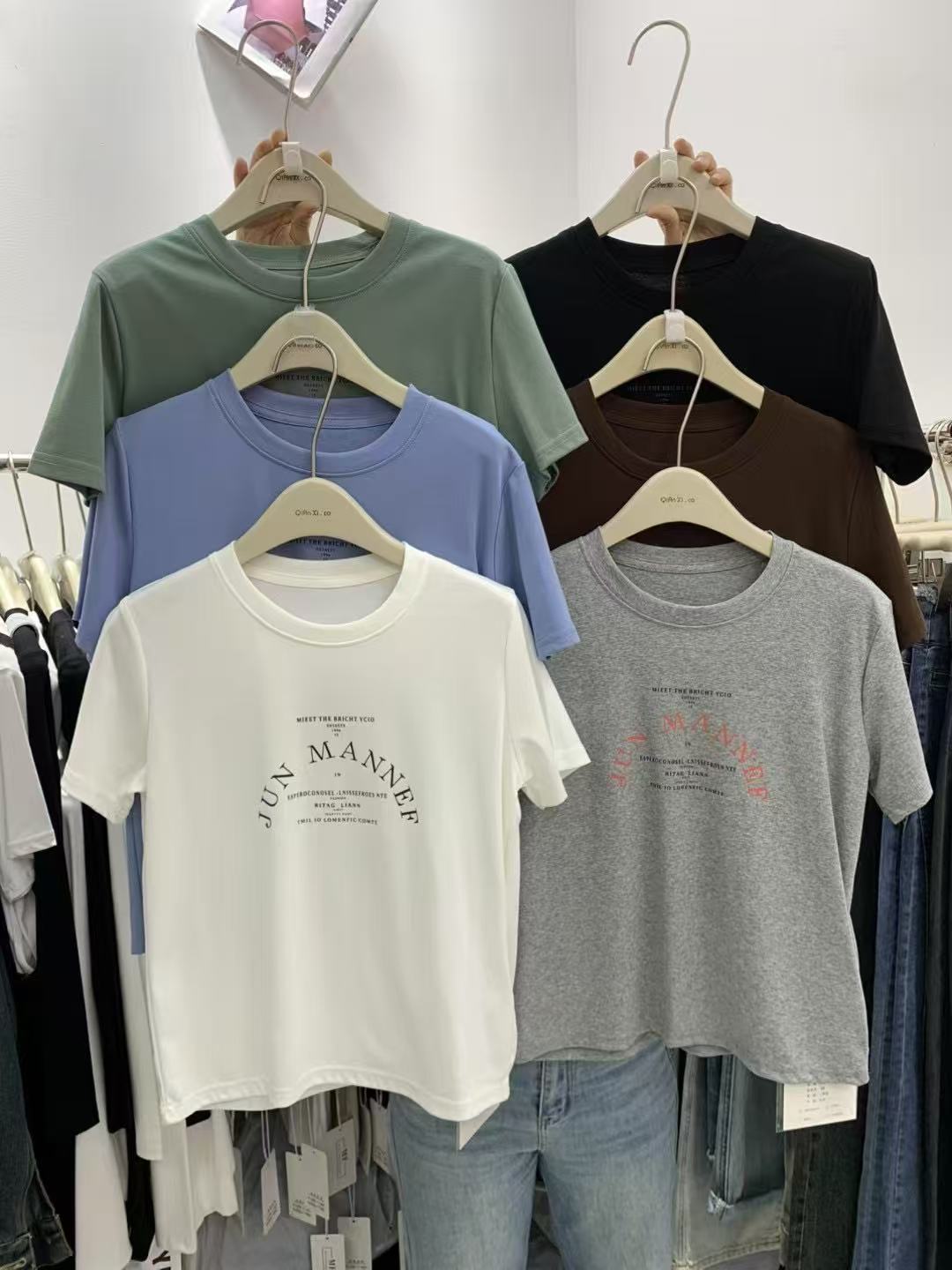 玲玲服饰【01061】字母短袖T