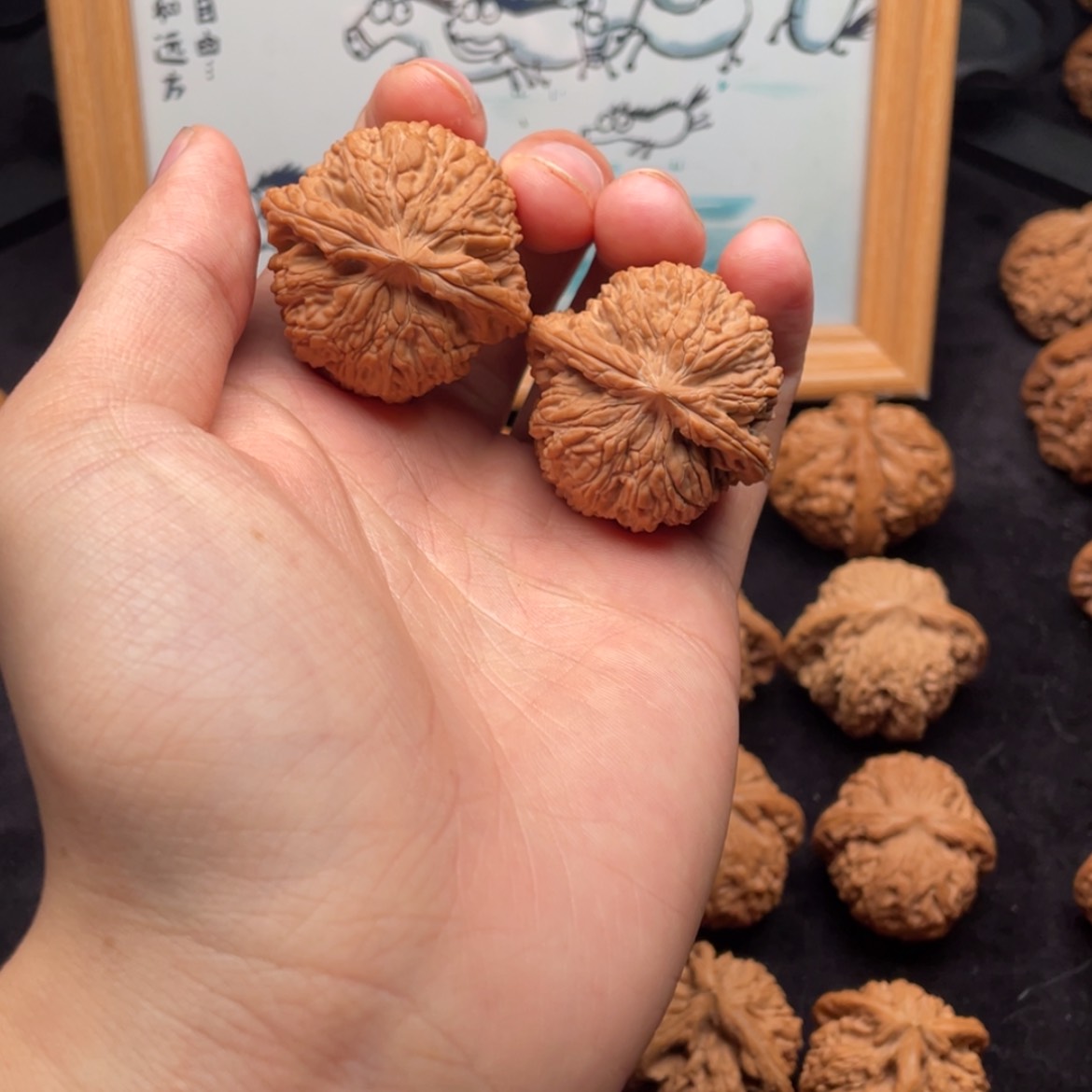 【闪购商品】文玩核桃把件全品石炮沟密纹