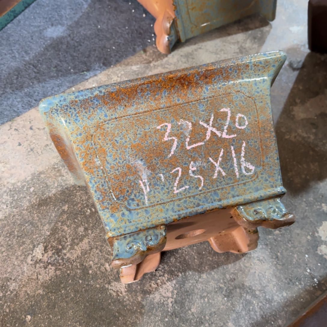 紫砂花盆呜呜呜呜