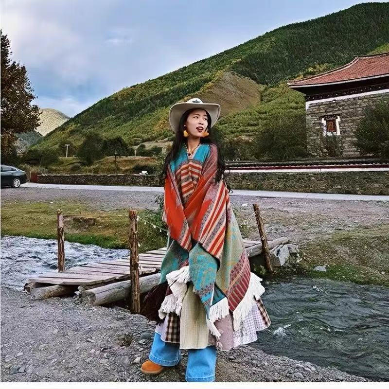 民族风保暖常规拼色长方形披肩夏季春秋云贵川西藏旅游外搭披风女