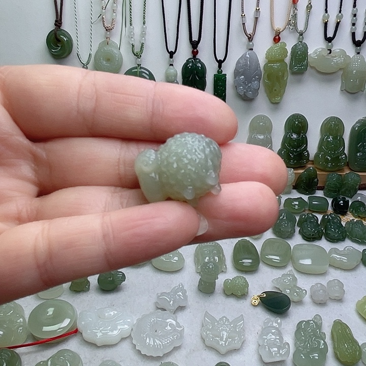 和田玉未镶嵌颈饰