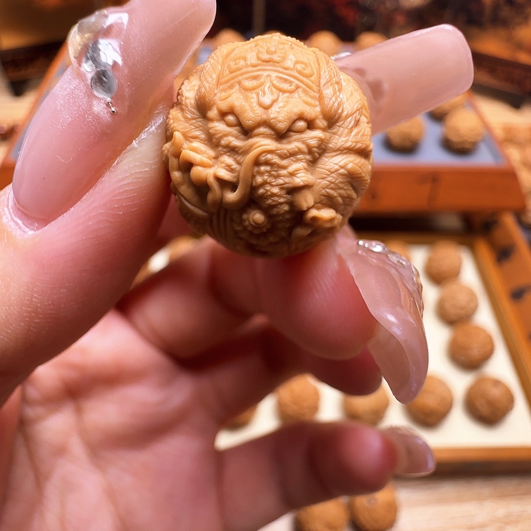 猴头核桃吊坠k***a黄财神