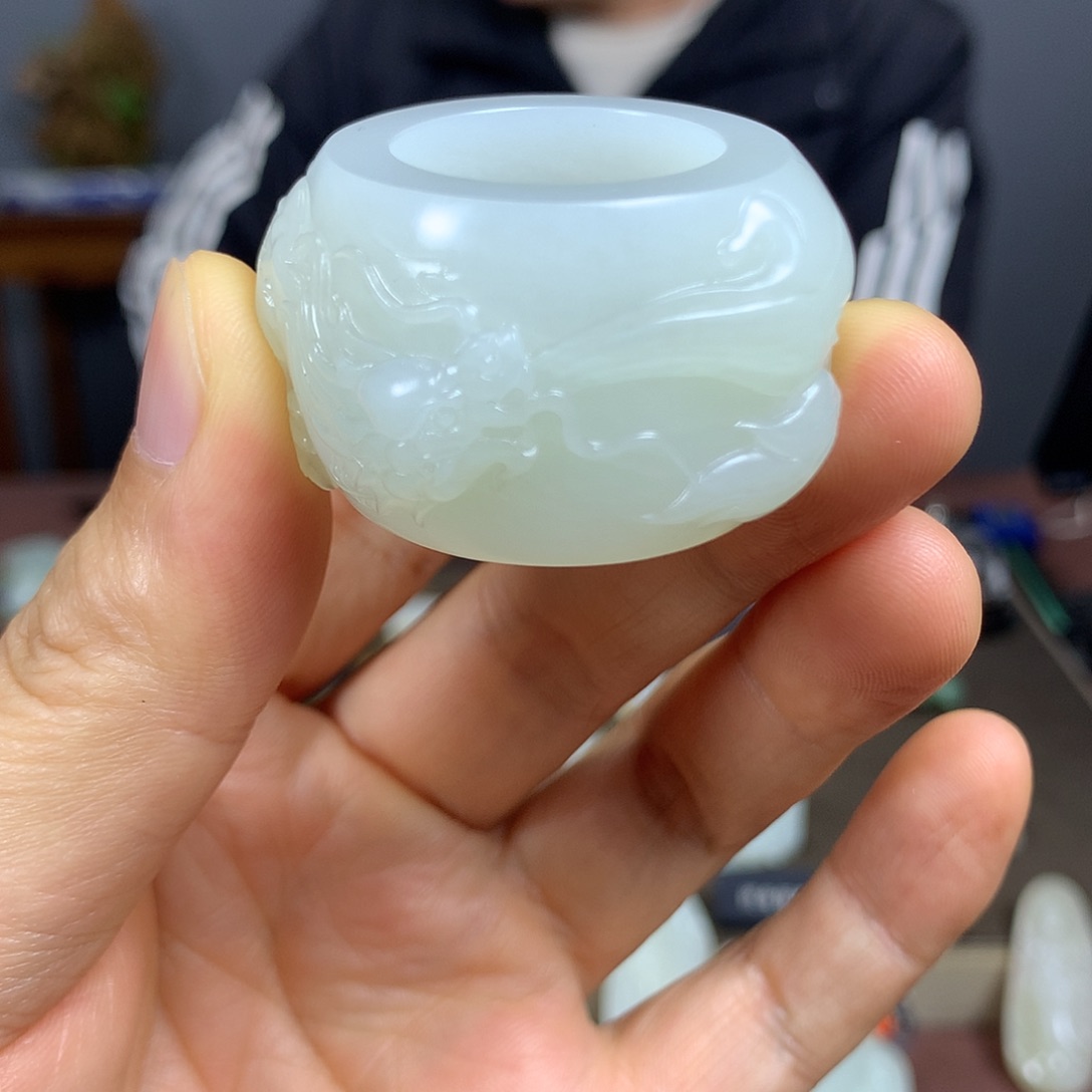 云***庆和田玉未镶嵌戒圈