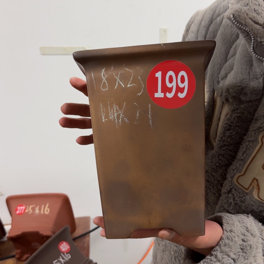 紫砂花盆呜呜呜呜