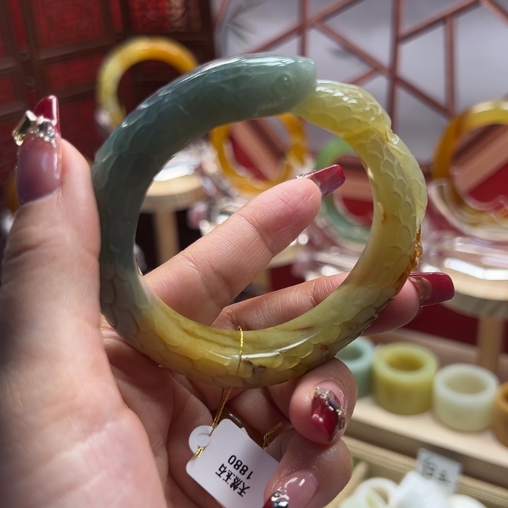 蛇纹石玉手镯未镶嵌内径54