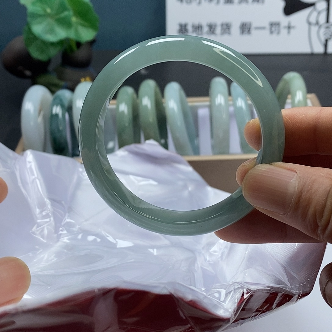 翡翠未镶嵌手镯翡翠手镯