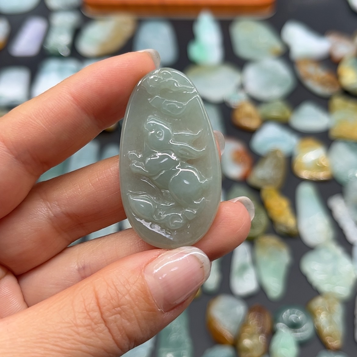 【闪购商品】翡翠颈饰未镶嵌兔牌