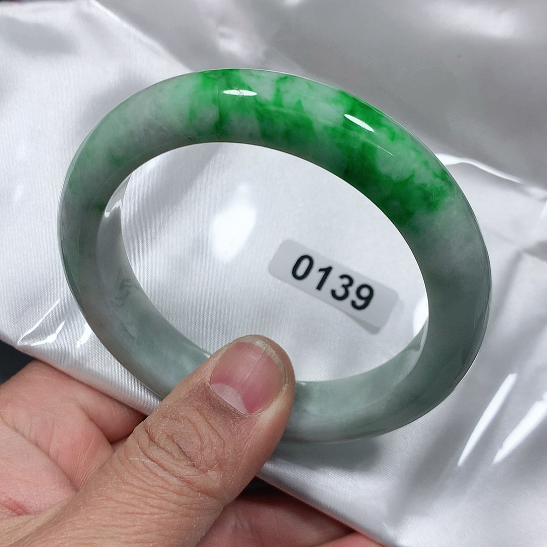 翡翠手镯未镶嵌天然缅甸翡翠手镯A货