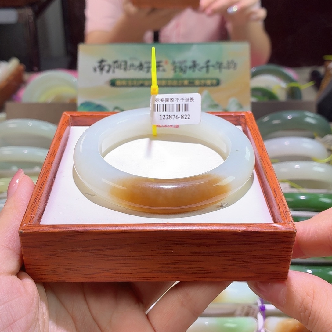 和田玉手镯未镶嵌12。 56/57