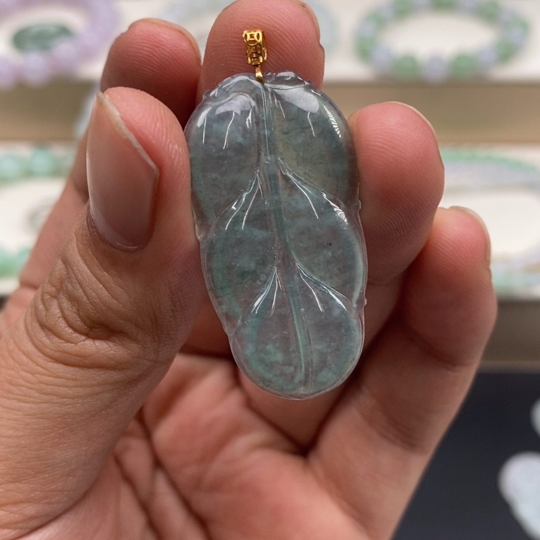 翡翠18K金镶嵌颈饰翡翠