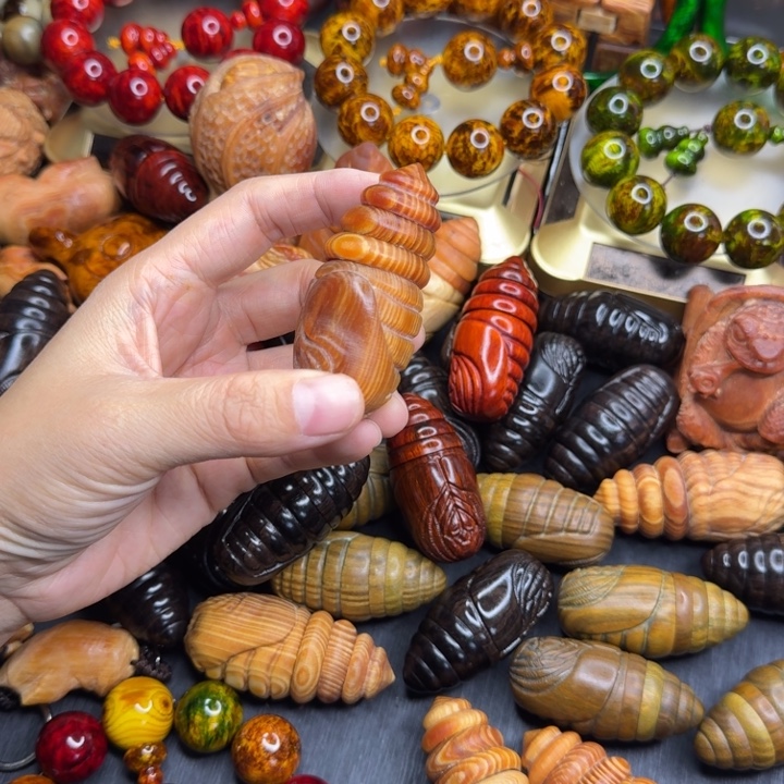 松木琥珀木文玩手串