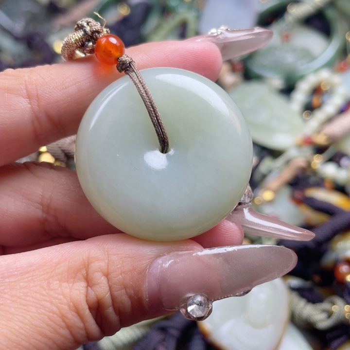 和田玉颈饰未镶嵌