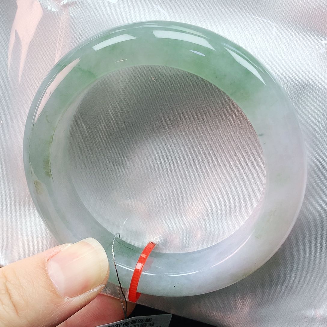 翡翠手镯未镶嵌55圈