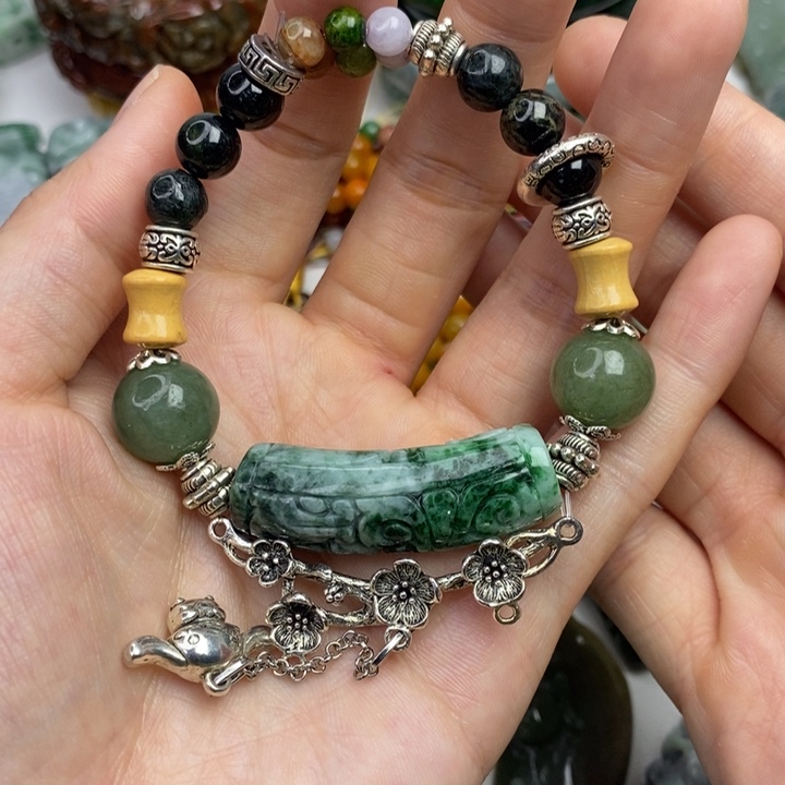 颈饰未镶嵌翡翠吊坠