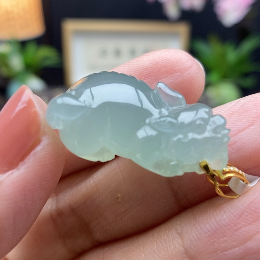 翡翠18K金镶嵌颈饰吊坠63