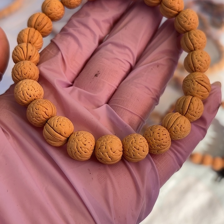 霸***哥手串桃核野生小桃核手持，