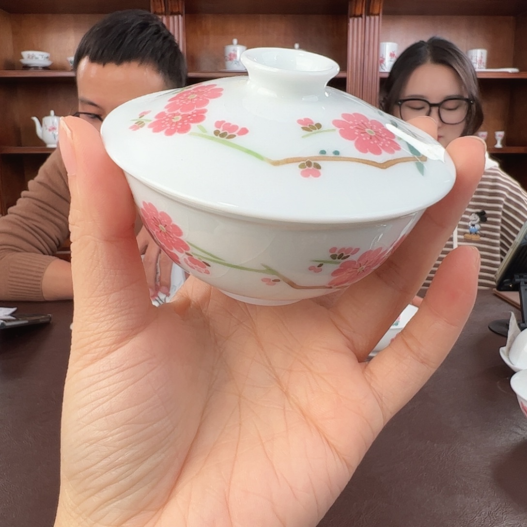 瓷柴窑勾边红梅9厘米盖碗（微瑕开片）