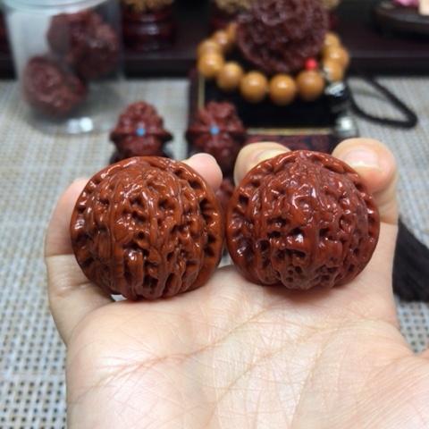 文玩核桃把件白狮子