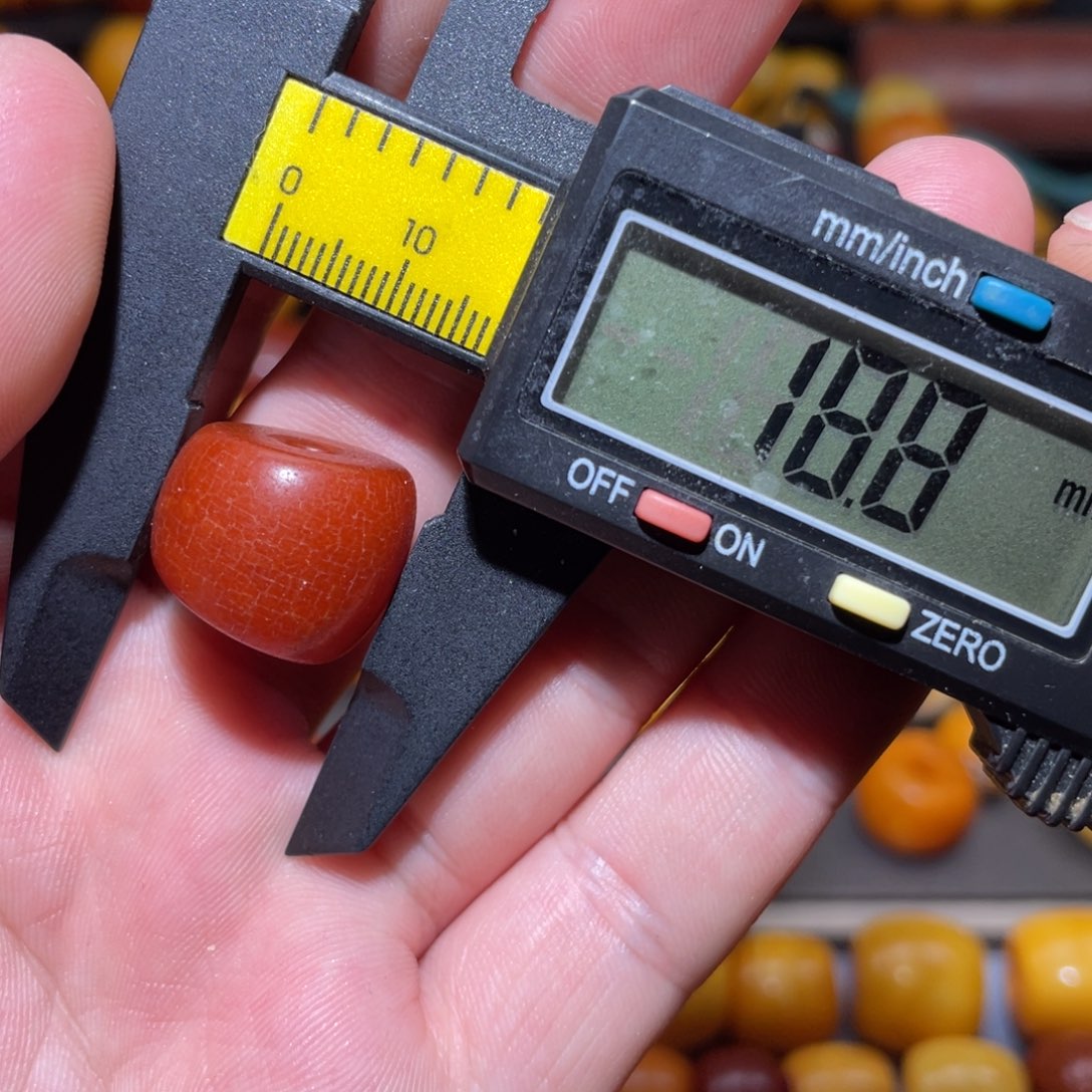 琥珀未镶嵌裸石马蹄