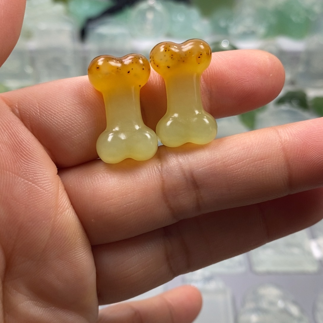 未镶嵌蛇纹石玉颈饰