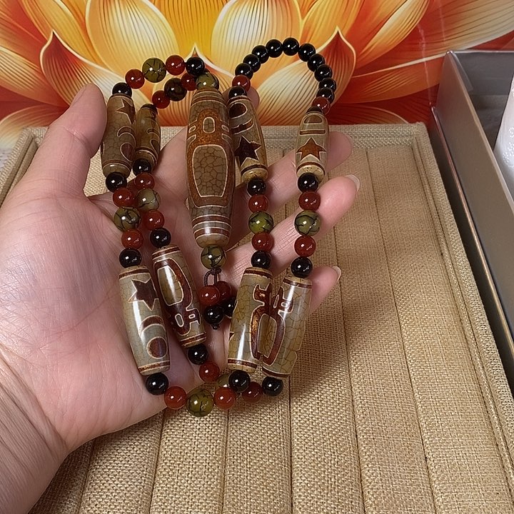 玛瑙/玉髓颈饰未镶嵌