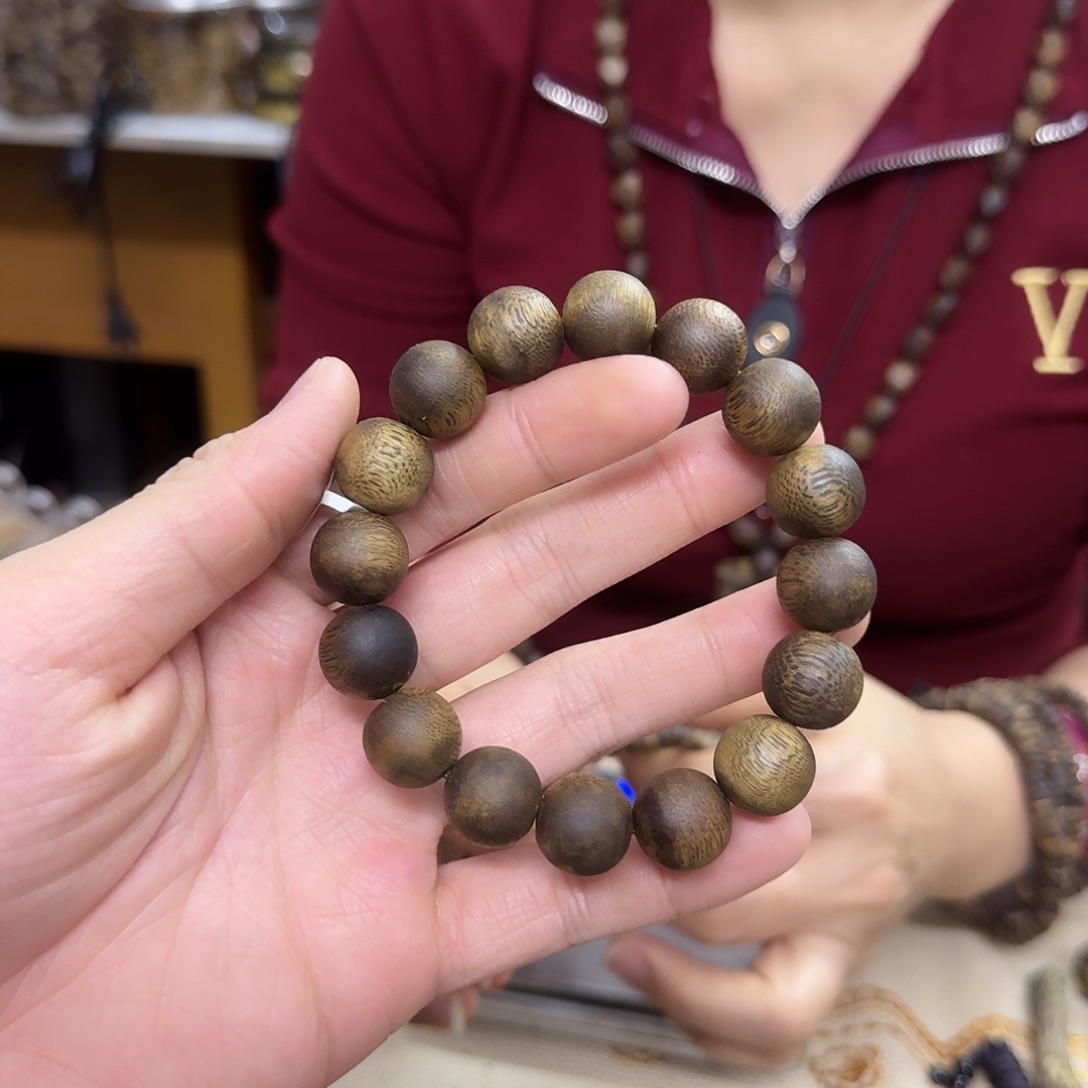 沉香木手串白棋单圈 1.4-13 克多样性发一