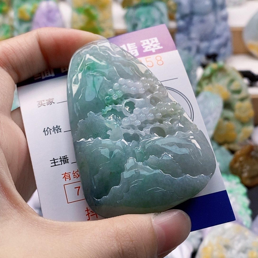 吊坠(不含链)未镶嵌翡翠