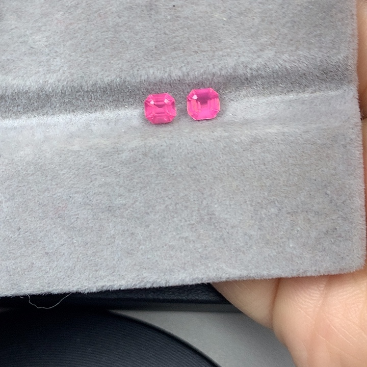 尖晶石裸石马亨盖一对