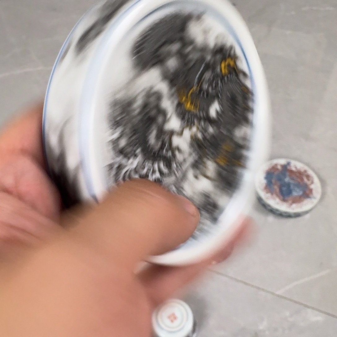 杯黑墨龙吸水盖置