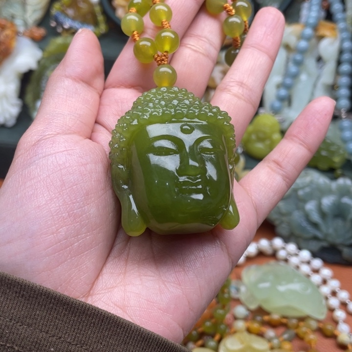 蛇纹石玉吊坠合金