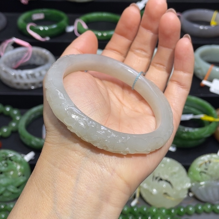 和田玉手镯59+圈口 编号53未镶嵌