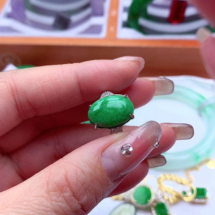 翡翠颈饰银S925镶嵌翡翠