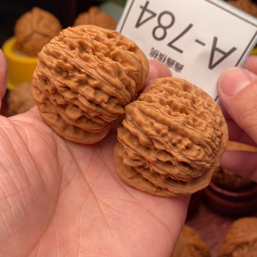 文玩核桃把件汉高楼42