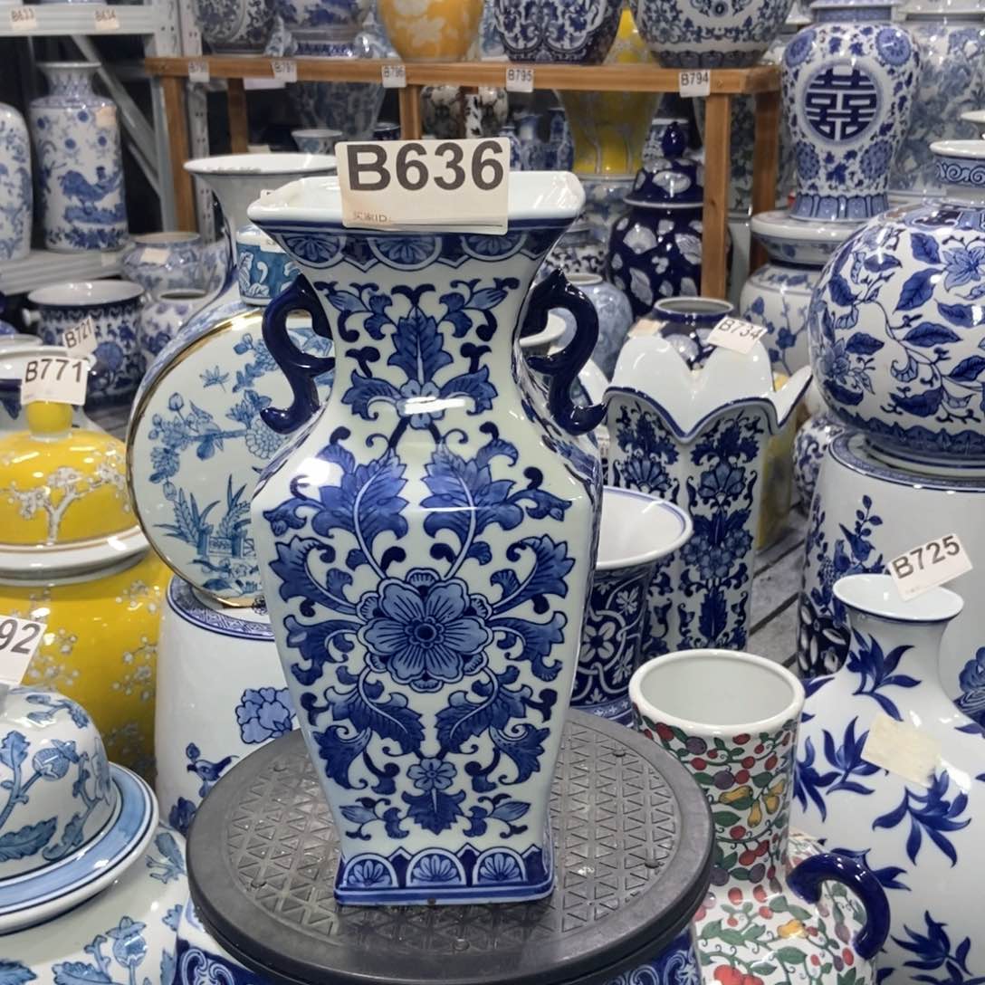 摆件花瓶手绘釉下彩