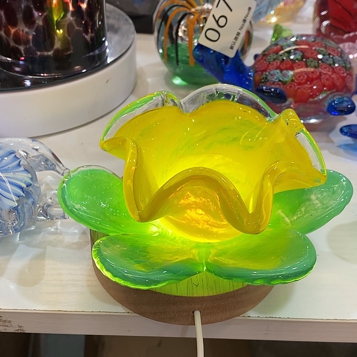 小花高8厘米宽10厘米