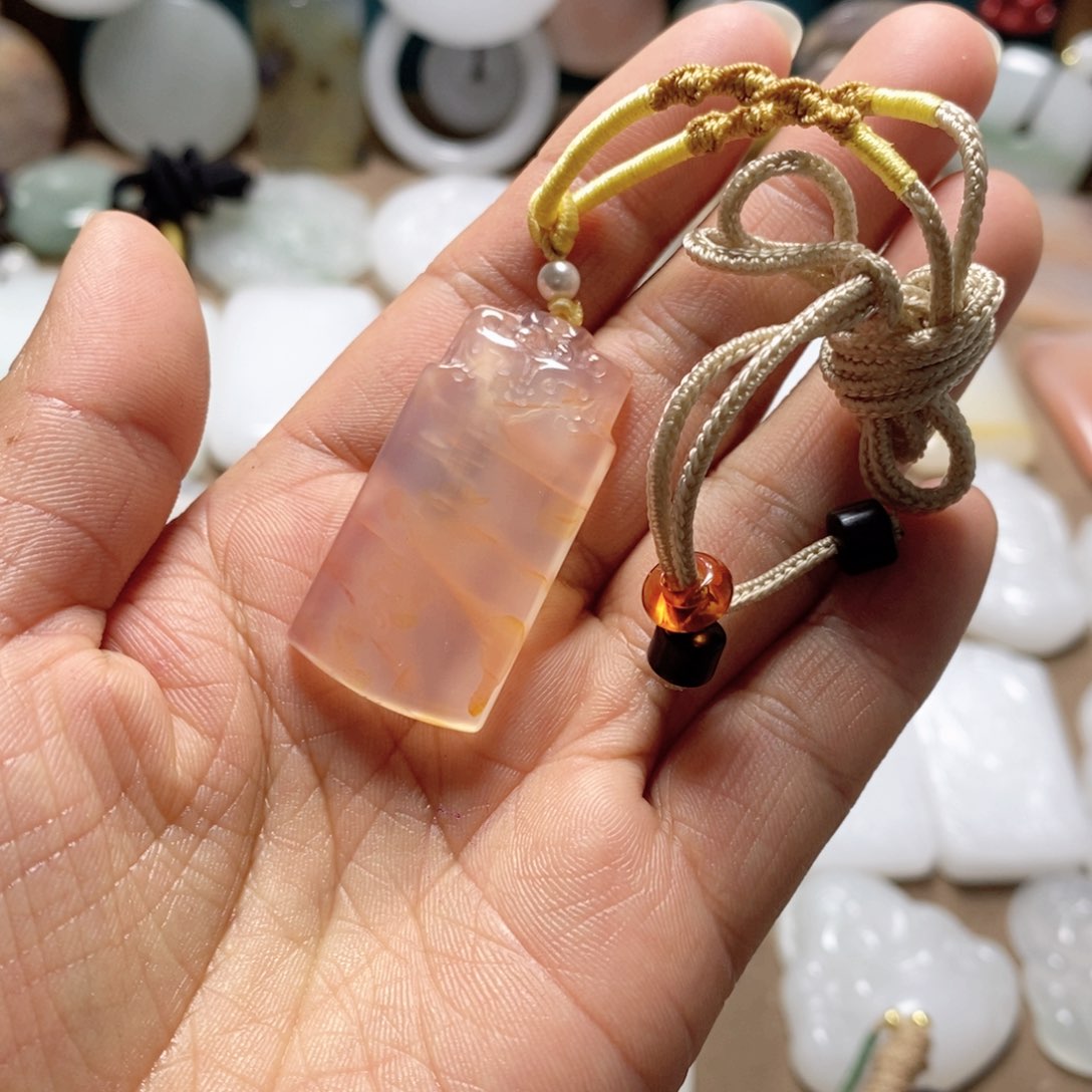 玛瑙/玉髓颈饰未镶嵌