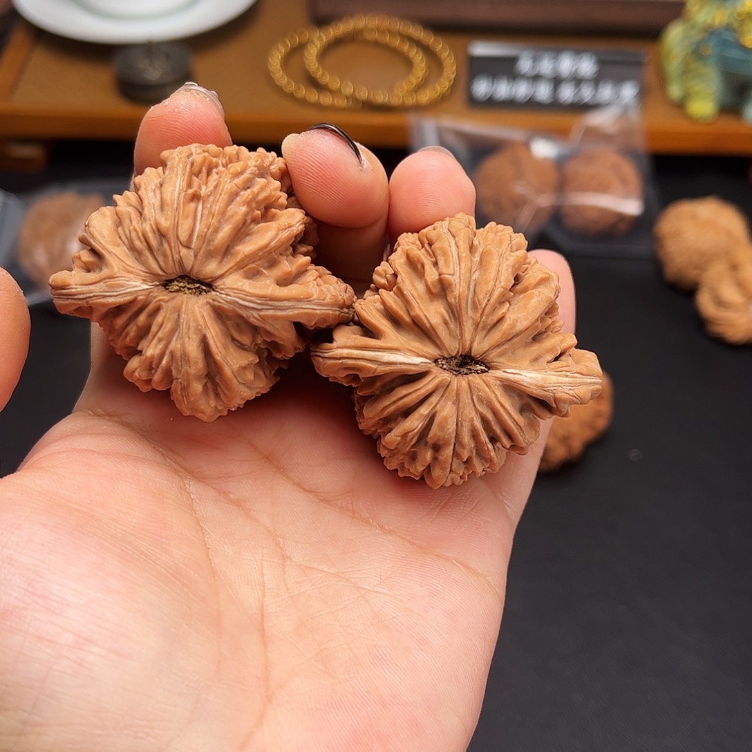 红***山文玩核桃吊坠四座楼158