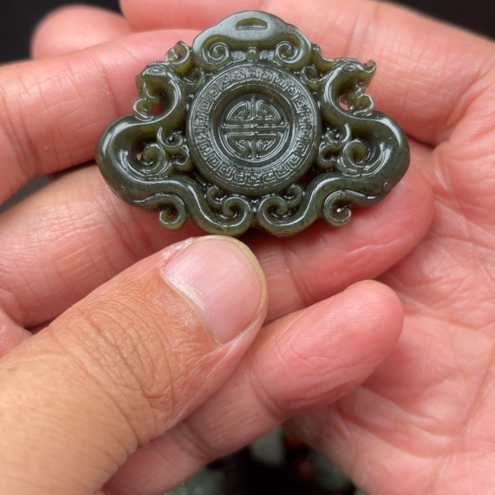 和田玉吊坠未镶嵌