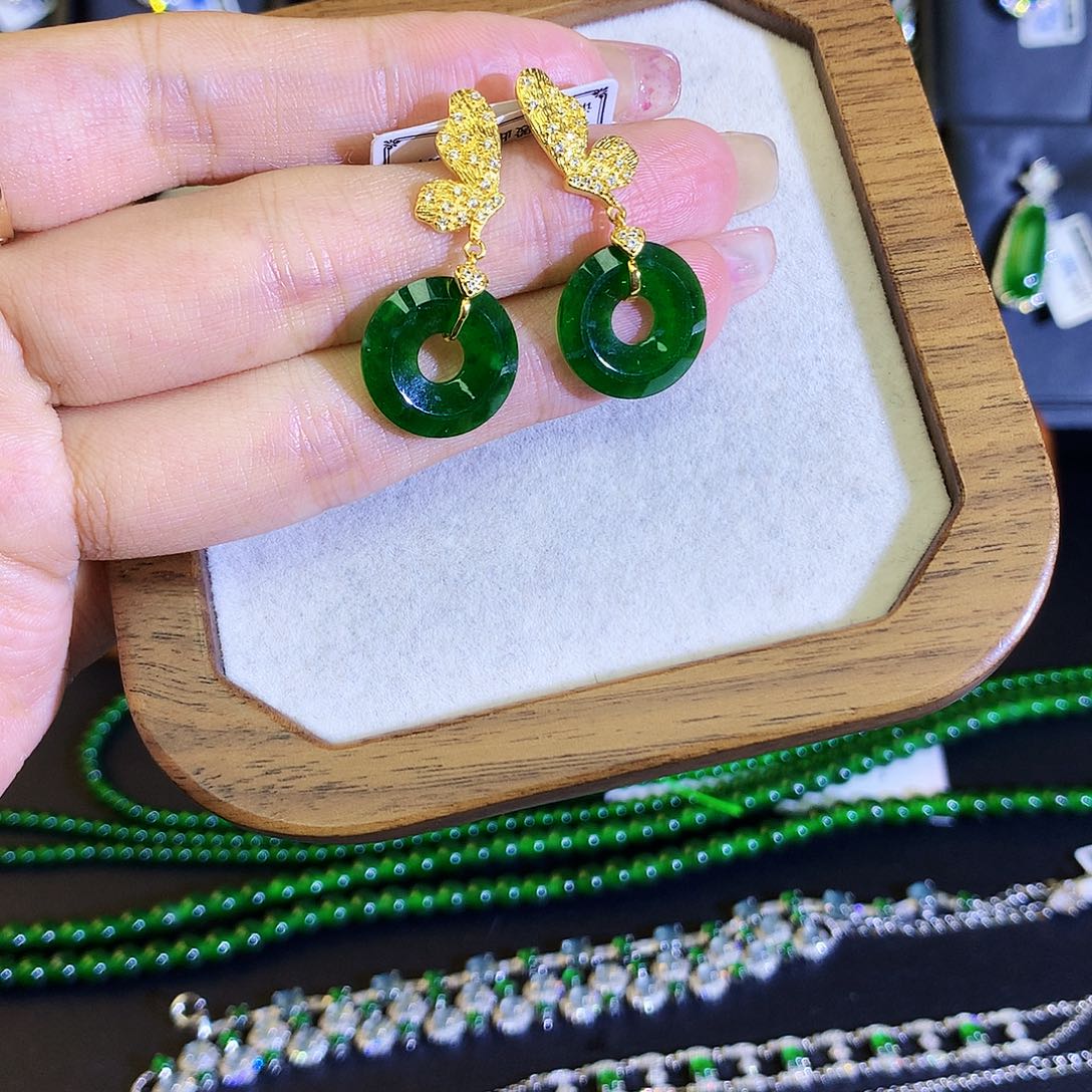 翡翠耳饰银S925镶嵌天然翡翠耳钉