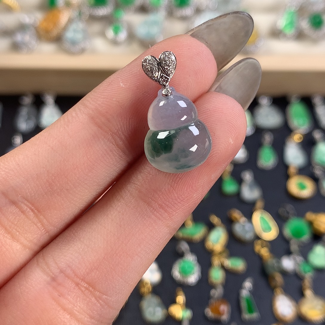 翡翠18K金镶嵌颈饰