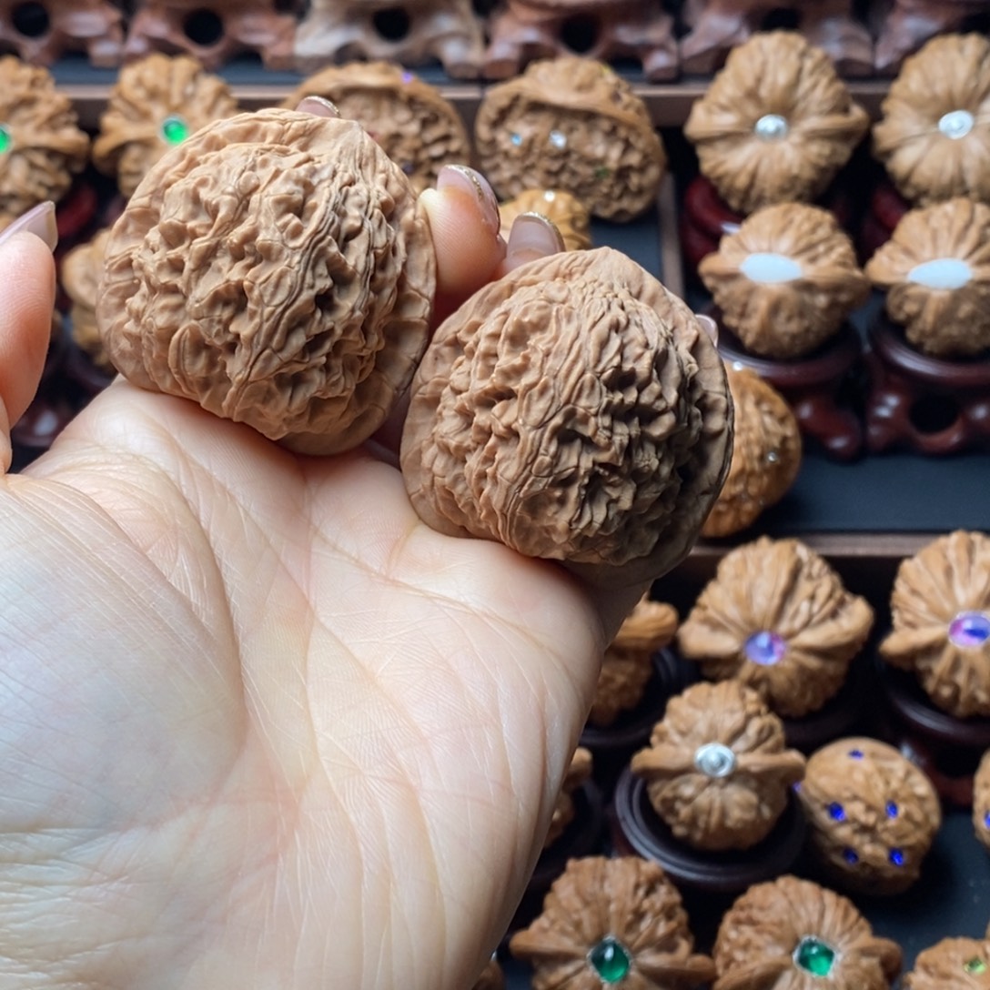 吊坠文玩核桃红狮子