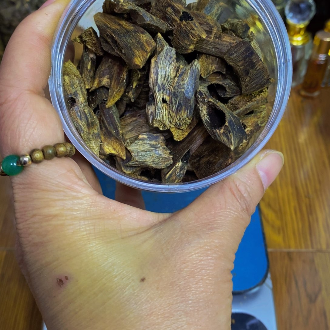 肇***南沉香沉香碎屑糖结100克